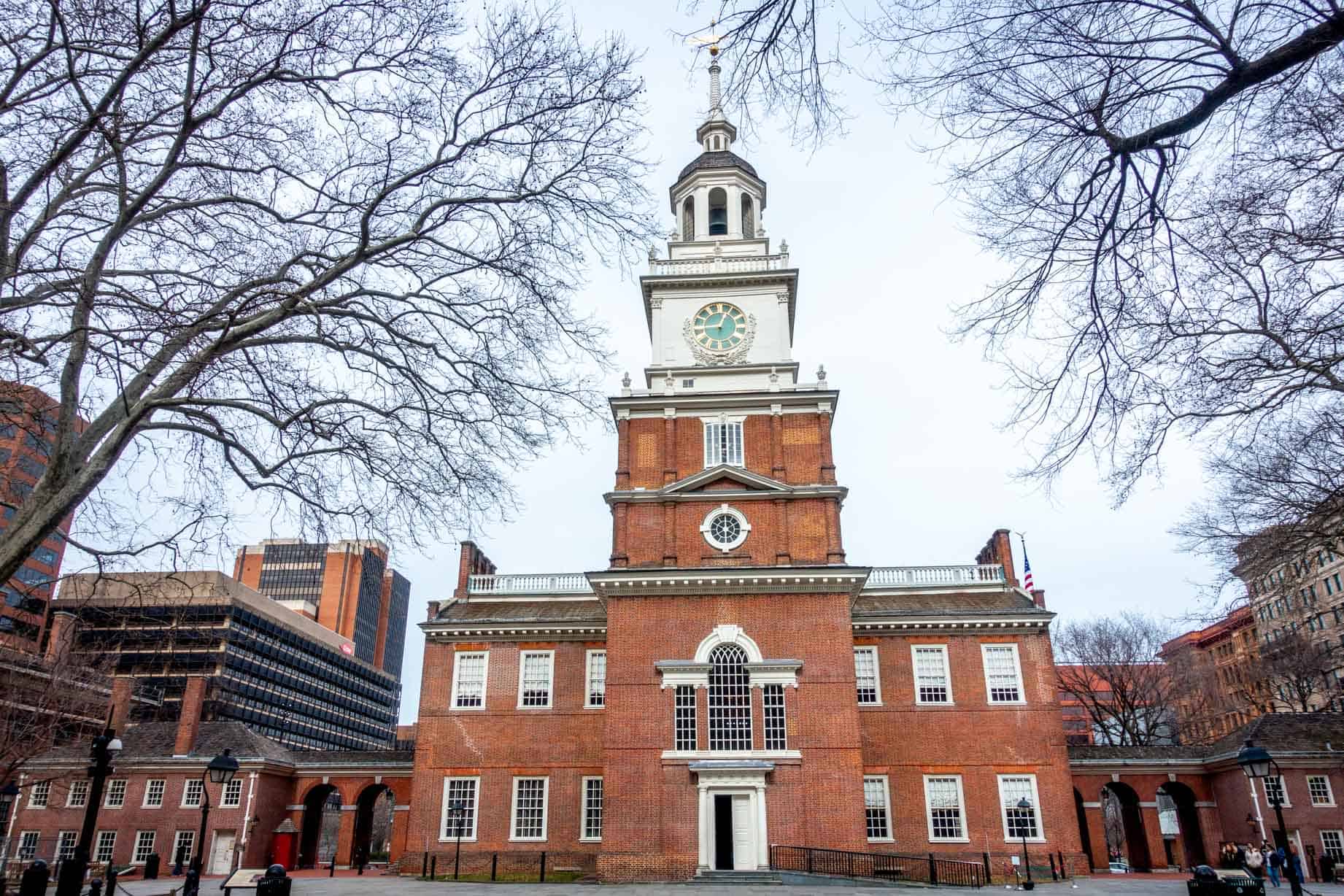 Exterior of Independence Hall in historic Philadelphia