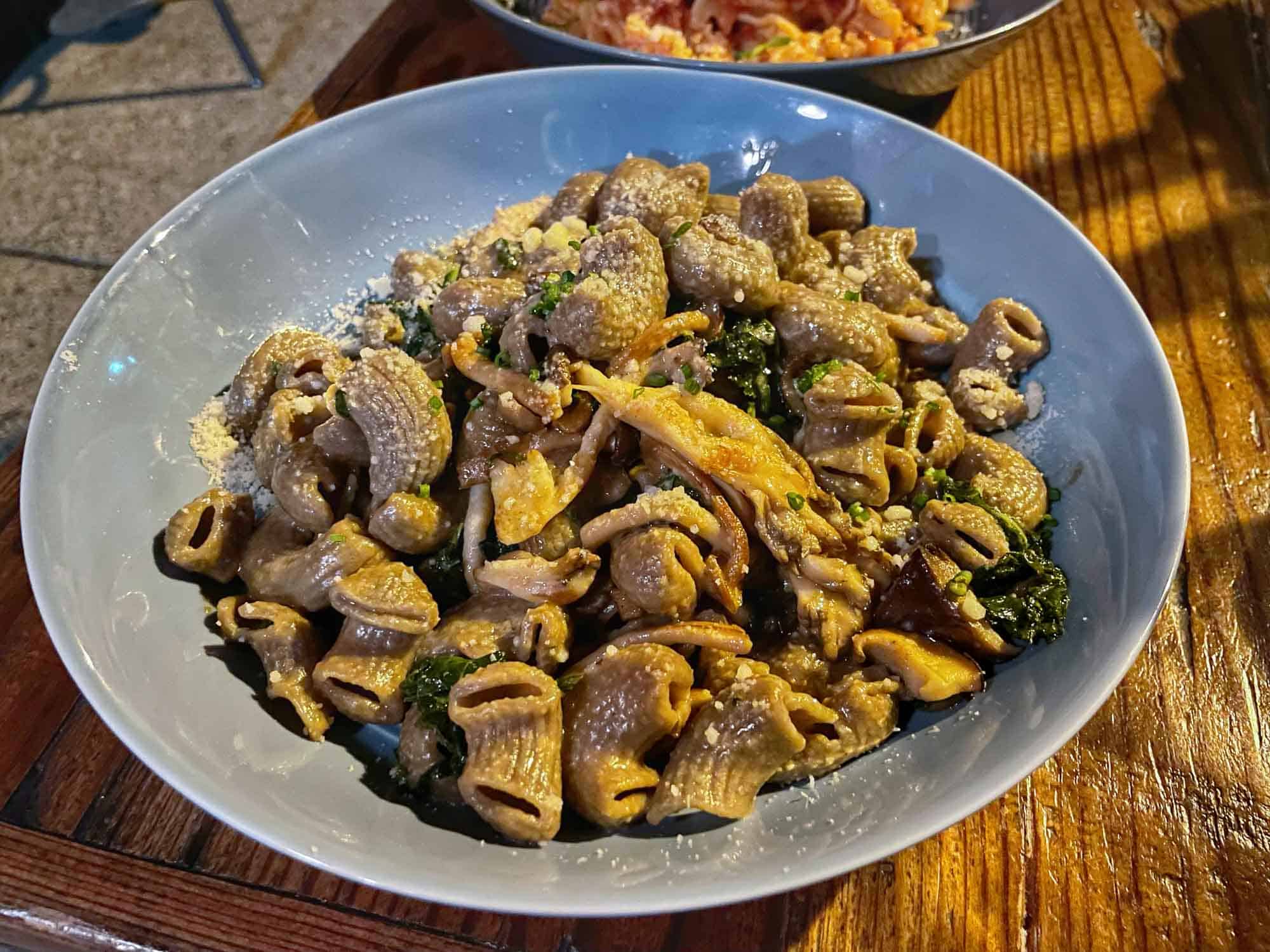 Pasta and mushrooms in bowl
