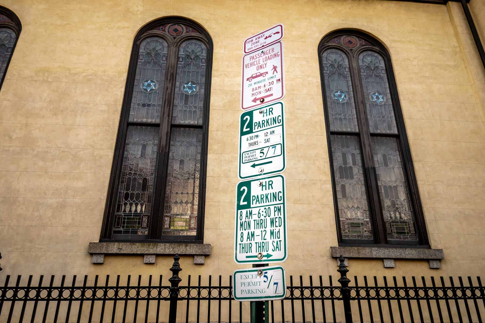 Confusing and contradictory parking signs in Philadelphia