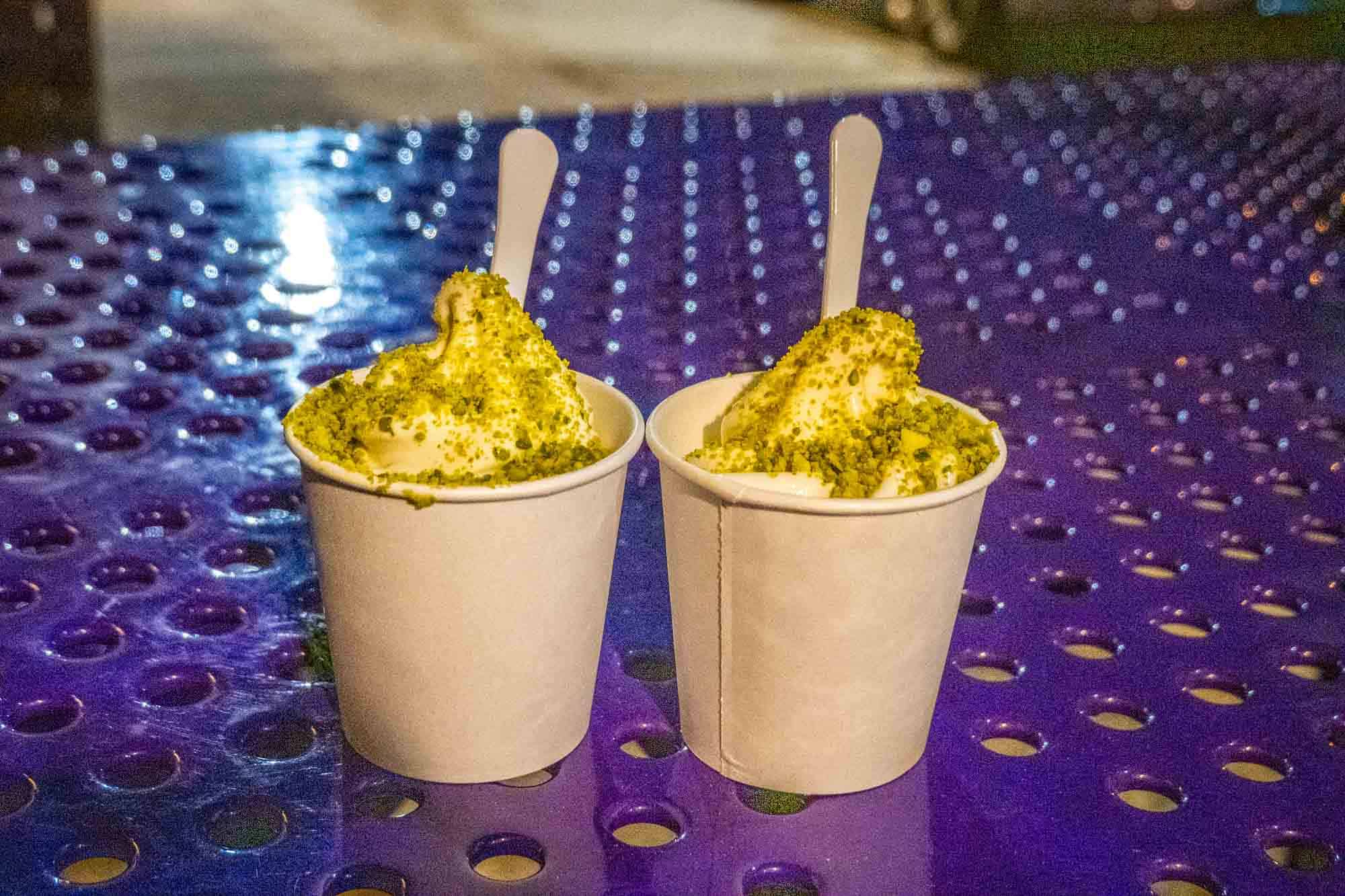 Vanilla ice cream with pistachio