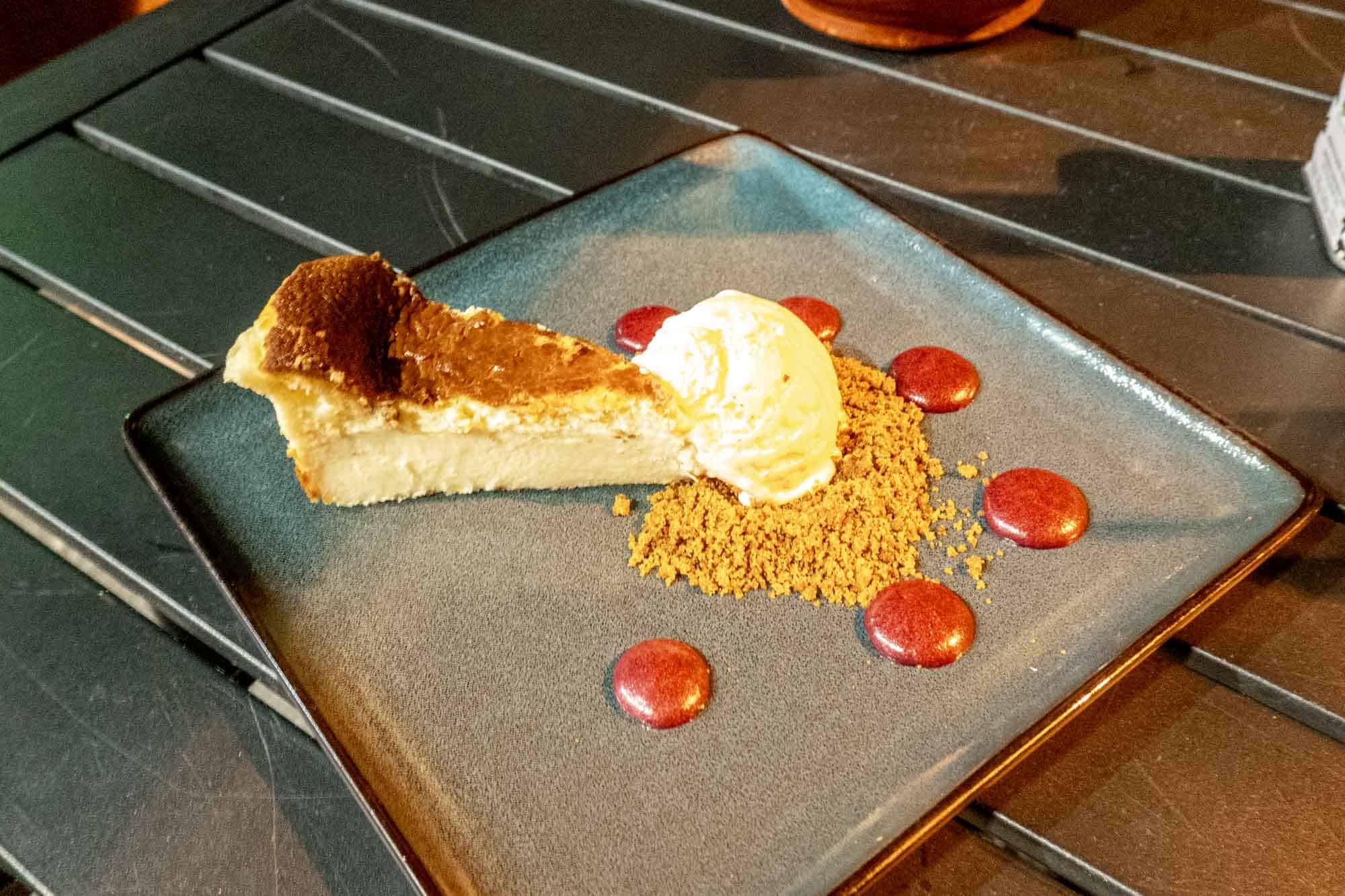 Cheesecake on plate